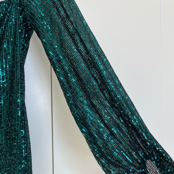 Emerald green formal dress - Picture 4 of 6